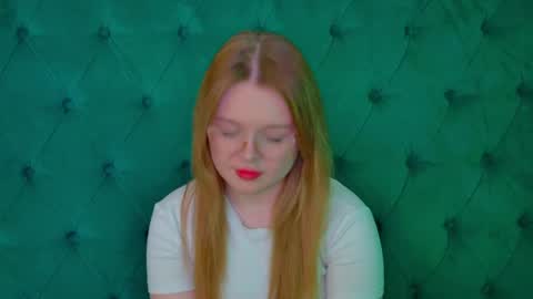 Snapshot of elinavale chatting on 23, 4, 2026 elinavale online show from 23, 4, 2026