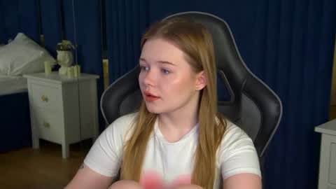 Snapshot of elinavale chatting on 20, 5, 2026 elinavale online show from 20, 5, 2026