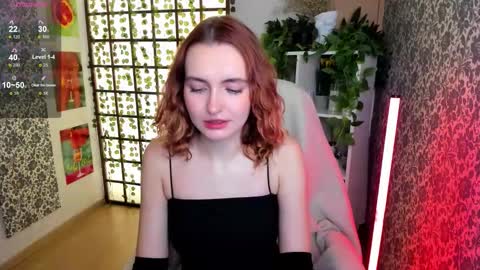 Snapshot of elis_cherry chatting on 13, 10, 2025 Elis  online show from 13, 10, 2025