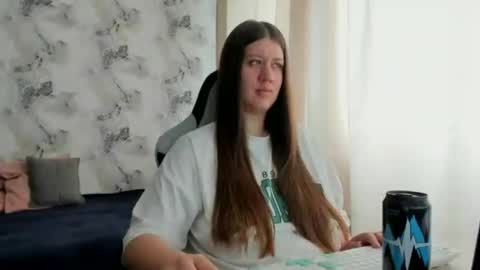 Snapshot of elisa_kollin chatting on 3, 7, 2026 Aletta Oushen online show from 3, 7, 2026