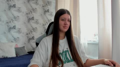 Snapshot of elisa_kollin chatting on 15, 7, 2026 Aletta Oushen online show from 15, 7, 2026