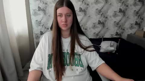 Snapshot of elisa_kollin chatting on 16, 7, 2026 Aletta Oushen online show from 16, 7, 2026