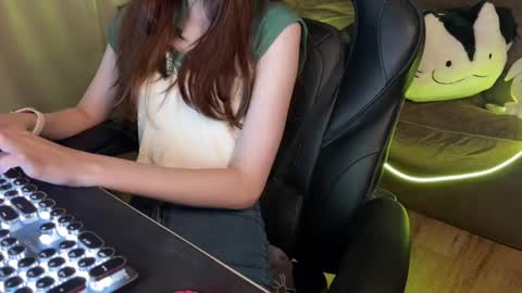 Snapshot of elisa_north chatting on 12, 3, 2025 Elisa North online show from 12, 3, 2025