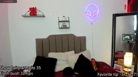 Elizabeth  online show from 17, 11, 2025