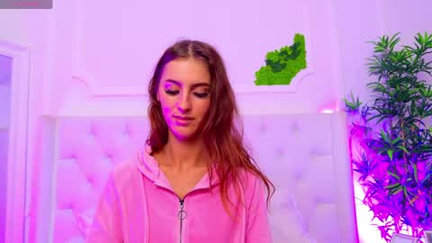 Snapshot of elisacharm chatting on 6, 5, 2026 ElisaCharm online show from 6, 5, 2026