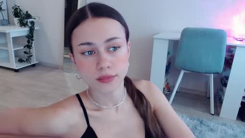 Snapshot of eliscuteblonde chatting on 7, 2, 2026 Elis online show from 7, 2, 2026