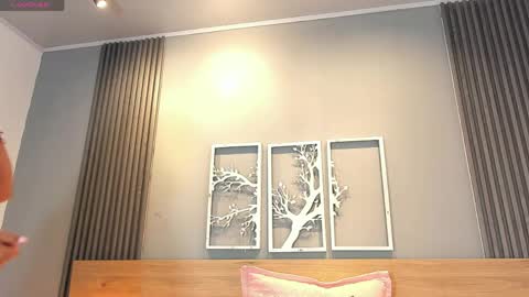 Elise Play Boobs online show from 21, 4, 2026