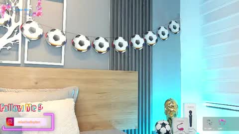 Elise Play Boobs online show from 16, 6, 2026