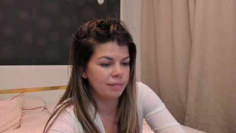 Snapshot of elisetyler89 chatting on 17, 4, 2026 Elly online show from 17, 4, 2026
