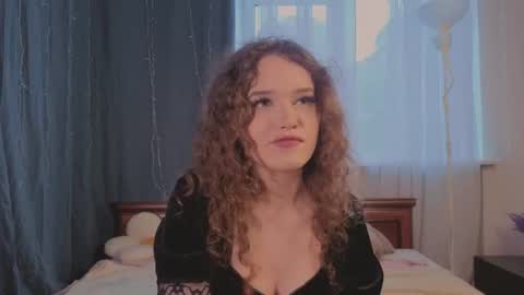 Snapshot of elishahemrich chatting on 24, 6, 2026 Shakira online show from 24, 6, 2026