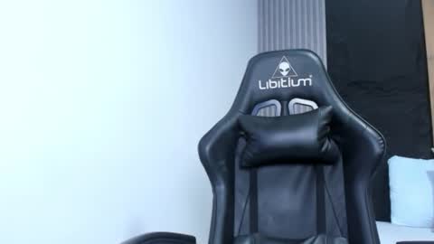 Snapshot of elissa_iris chatting on 16, 1, 2025 E L I S S A online show from 16, 1, 2025