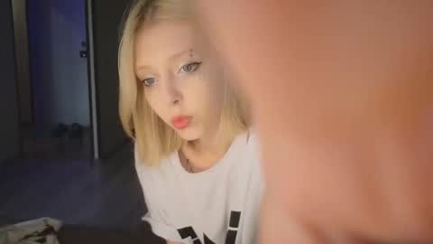 Elizabeth online show from 12, 9, 2025