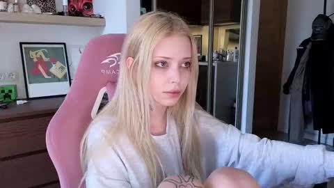 Elizabeth online show from 30, 3, 2026