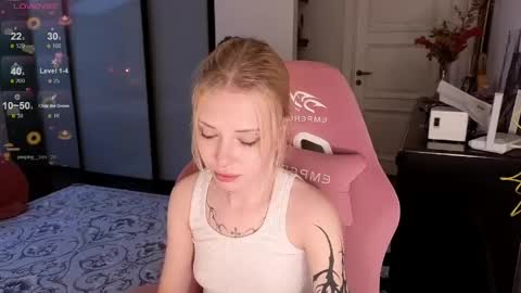 Snapshot of eliza_sadcat chatting on 13, 5, 2026 Elizabeth online show from 13, 5, 2026