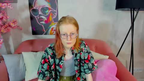 Snapshot of elizabeth_harpper chatting on 5, 1, 2025 Elizabeth online show from 5, 1, 2025