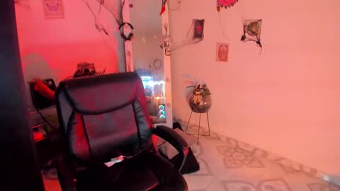 Elizabeth Martinez online show from 20, 10, 2025