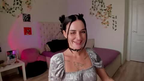 Snapshot of ella_gdss chatting on 14, 9, 2025 ELLA online show from 14, 9, 2025