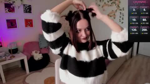 Snapshot of ella_gdss chatting on 19, 10, 2025 ELLA online show from 19, 10, 2025