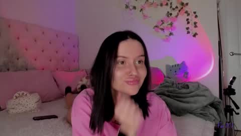 Snapshot of ella_gdss chatting on 2, 11, 2025 ELLA online show from 2, 11, 2025