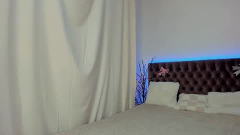 Ella Mayers online show from 22, 2, 2025