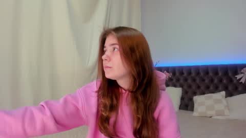 Ella Mayers online show from 2, 3, 2025