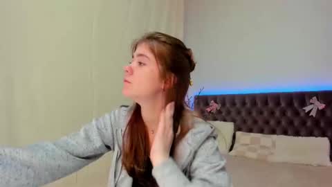 Ella Mayers online show from 8, 3, 2025
