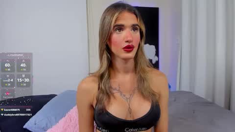 Snapshot of ella_mon chatting on 15, 1, 2026 ella_mon online show from 15, 1, 2026