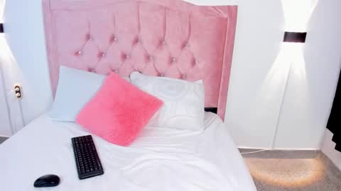 Ella online show from 28, 3, 2026