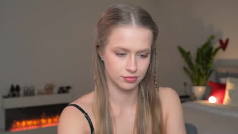 Ella online show from 17, 4, 2026