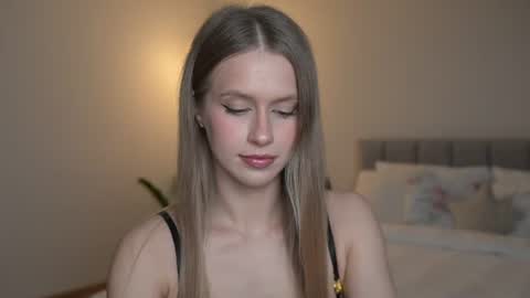 Snapshot of ella_twinkle chatting on 13, 6, 2026 Ella online show from 13, 6, 2026