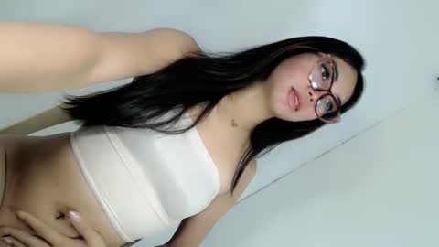 ella_walkerxxx online show from 13, 5, 2026
