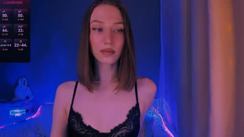 ellaamber online show from 1, 4, 2026