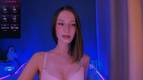ellaamber online show from 25, 5, 2026