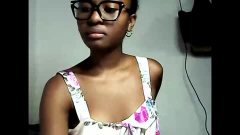 ellah245 online show from 9, 3, 2026