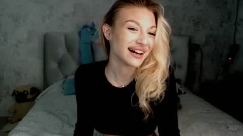 Snapshot of ellamilla chatting on 17, 7, 2026 ellamilla online show from 17, 7, 2026