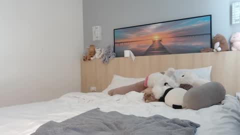 Snapshot of ellamirax chatting on 22, 5, 2026 Ella Mira online show from 22, 5, 2026