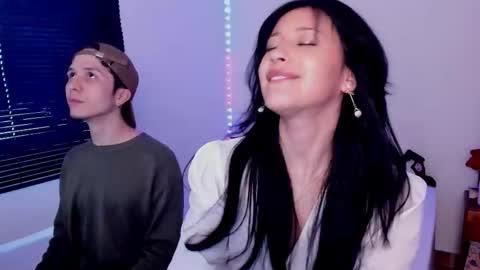 Snapshot of ellancain chatting on 28, 10, 2025 Ella and Cain online show from 28, 10, 2025