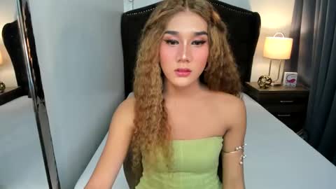 Snapshot of ellats_18 chatting on 2, 12, 2024 Sophia online show from 2, 12, 2024