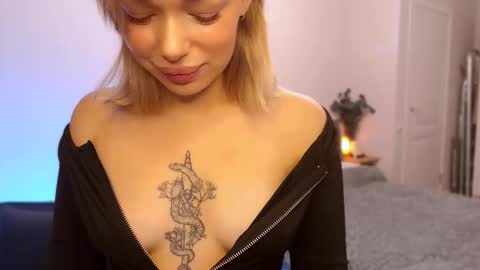 Ella online show from 10, 10, 2025