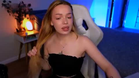 Snapshot of ellatwox chatting on 15, 6, 2026 Ella online show from 15, 6, 2026