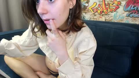 Snapshot of elle__driver chatting on 6, 6, 2026 elle__driver online show from 6, 6, 2026