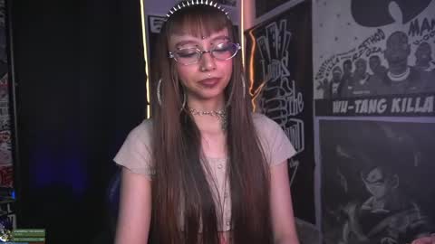 Snapshot of elle_uwu chatting on 21, 5, 2026 follow me on instagram . online show from 21, 5, 2026