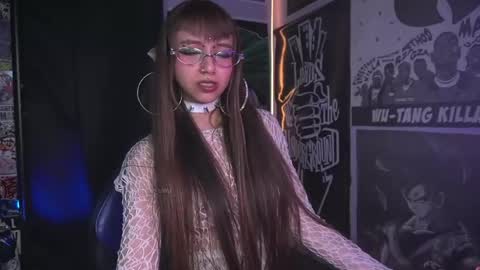 Snapshot of elle_uwu chatting on 22, 5, 2026 follow me on instagram . online show from 22, 5, 2026
