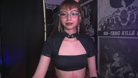 Snapshot of elle_uwu chatting on 26, 5, 2026 follow me on instagram . online show from 26, 5, 2026