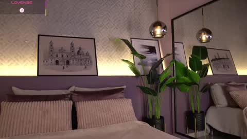 Snapshot of ellediane chatting on 22, 4, 2026 Elle Diane online show from 22, 4, 2026
