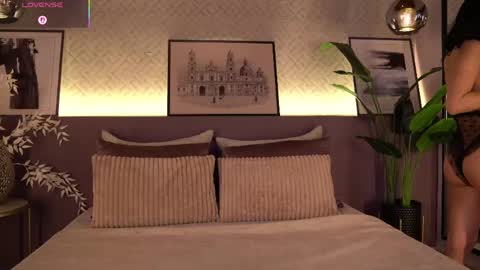 Snapshot of ellediane chatting on 27, 4, 2026 Elle Diane online show from 27, 4, 2026