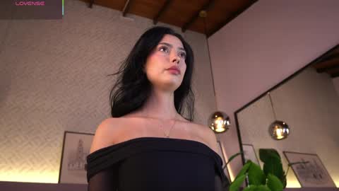Snapshot of ellediane chatting on 9, 5, 2026 Elle Diane online show from 9, 5, 2026
