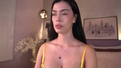 Snapshot of ellediane chatting on 19, 5, 2026 Elle Diane online show from 19, 5, 2026