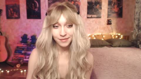 ellie_friendly online show from 10, 1, 2025