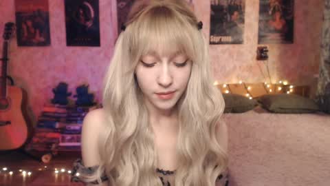 ellie_friendly online show from 17, 1, 2025